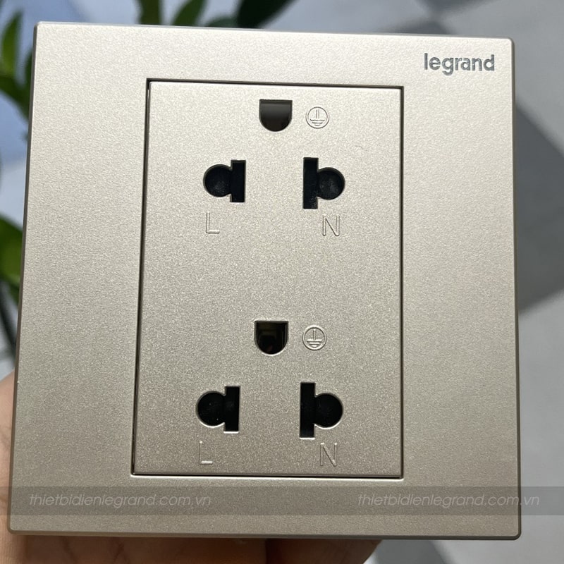 Ổ cắm Legrand Galion