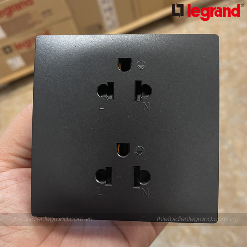 Ổ cắm Legrand Mallia