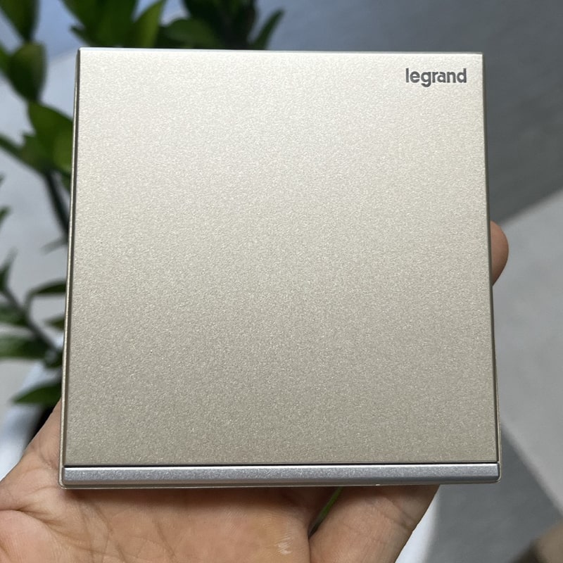 Công tắc Legrand