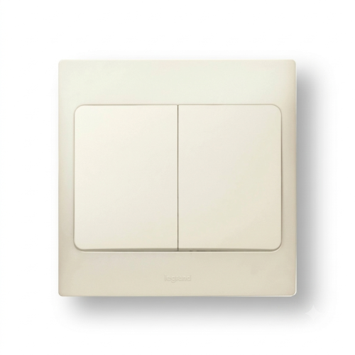 Công tắc đôi màu trắng Mallia – Legrand